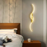 WaveGlow – Curved LED Wall Light Fixture