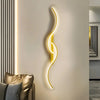 WaveGlow – Curved LED Wall Light Fixture